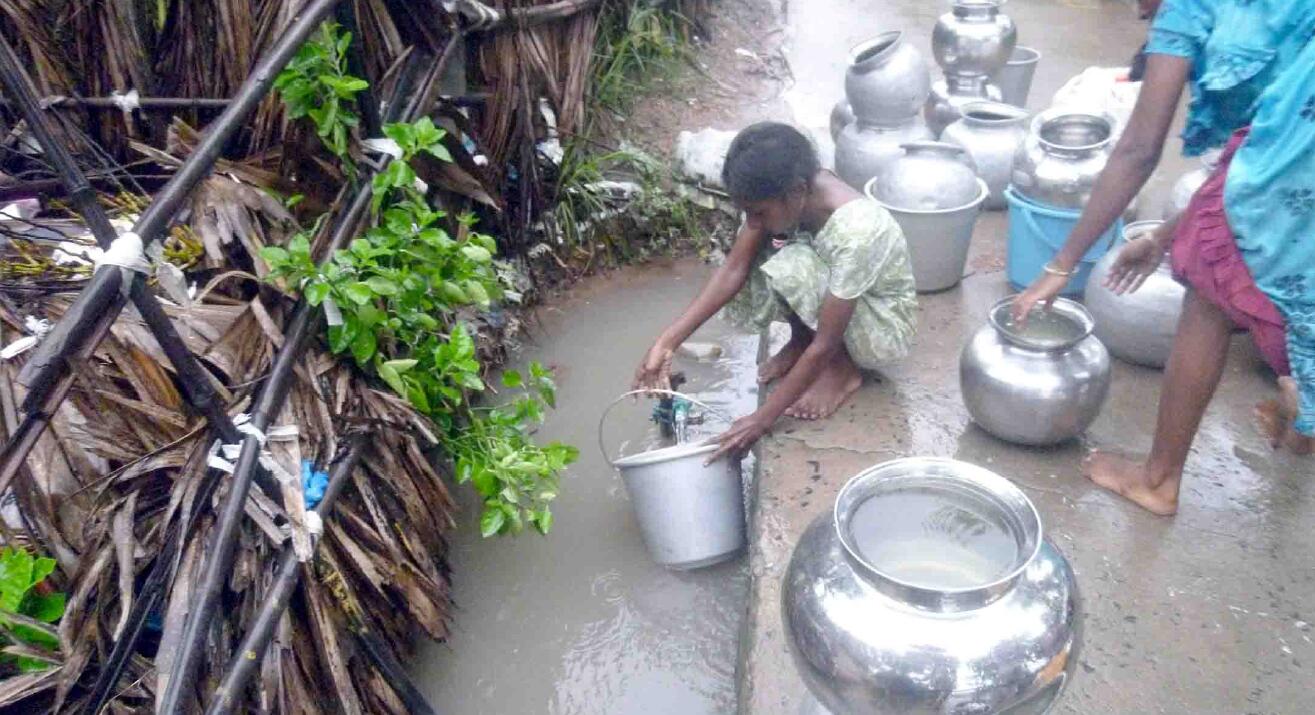 Indian Girl Carry Water 3